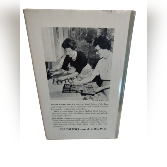 RARE Hardcover Cooking for a Crowd cookbook - Ross & Disney. 1968! Vintage - Picture 2 of 6
